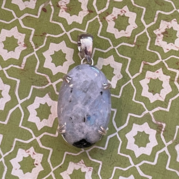 Natural Rainbow Moonstone Shimmering Iridescent Oval SS Plated Pendant - New - Picture 2 of 7